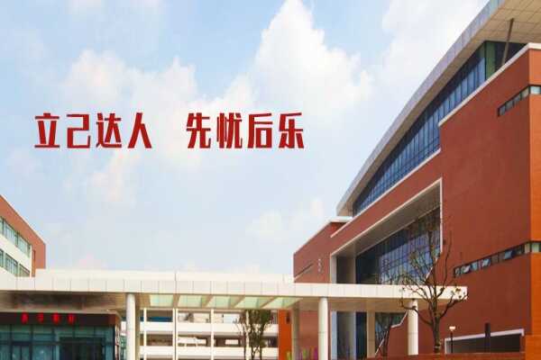 smallec5f765adc31135f82afab0ecc6ec9981576155531.jpg